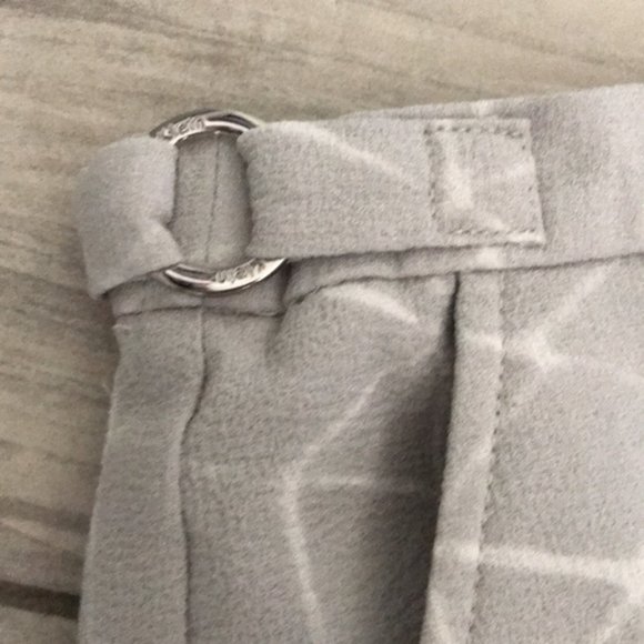 CALVIN KLEIN Women Print Texturized Pull On Dress Shorts | M - Picture 5 of 11